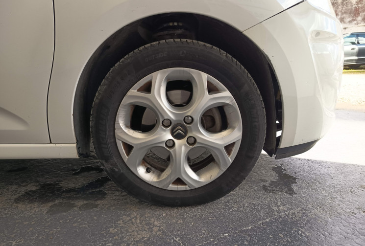 Citroën C3 1.6 VTI 120 CV FINITON EXCLUSIVE BOITE AUTO MOTEUR A CHAINE REVISION COMPLETE GARANTIE 6M