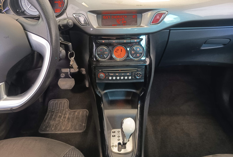 Citroën C3 1.6 VTI 120 CV FINITON EXCLUSIVE BOITE AUTO MOTEUR A CHAINE REVISION COMPLETE GARANTIE 6M