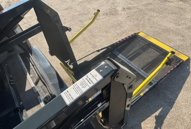 Opel VIVARO 2.0 CDTI 115CV 9 PL - TPMR - LIFT ELECTRIQUE RICON + SIEGE TRANSFERT PIVOTANT