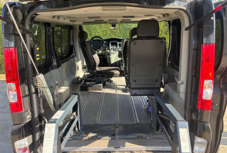 Opel VIVARO 2.0 CDTI 115CV 9 PL - TPMR - LIFT ELECTRIQUE RICON + SIEGE TRANSFERT PIVOTANT