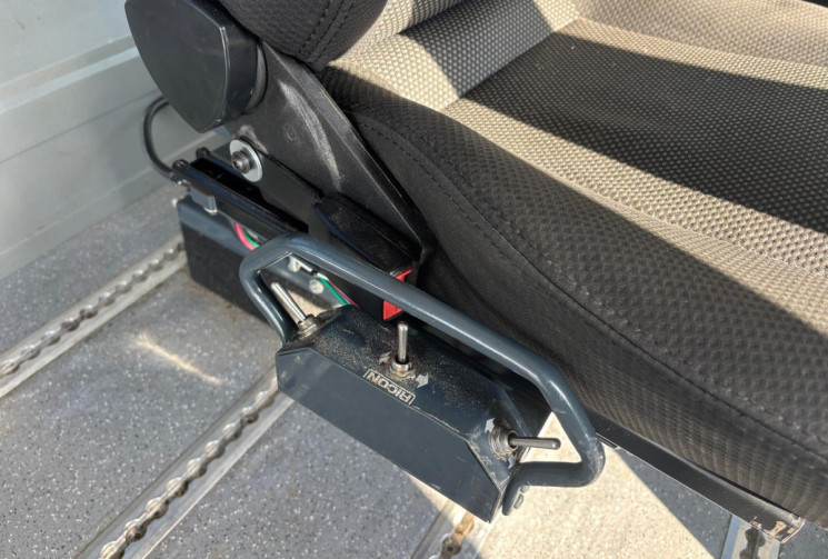 Opel VIVARO 2.0 CDTI 115CV 9 PL - TPMR - LIFT ELECTRIQUE RICON + SIEGE TRANSFERT PIVOTANT