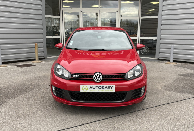 Volkswagen Golf 2.0 GTI ADIDAS