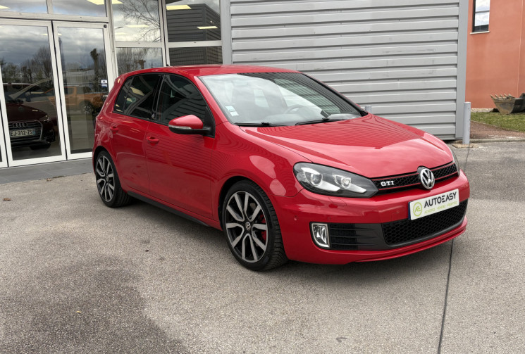 Volkswagen Golf 2.0 GTI ADIDAS
