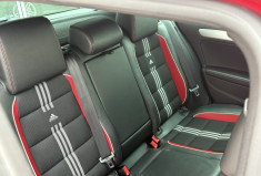 Volkswagen Golf 2.0 GTI ADIDAS
