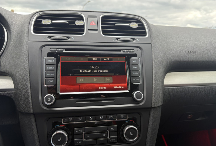 Volkswagen Golf 2.0 GTI ADIDAS