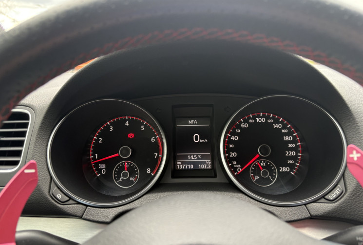 Volkswagen Golf 2.0 GTI ADIDAS