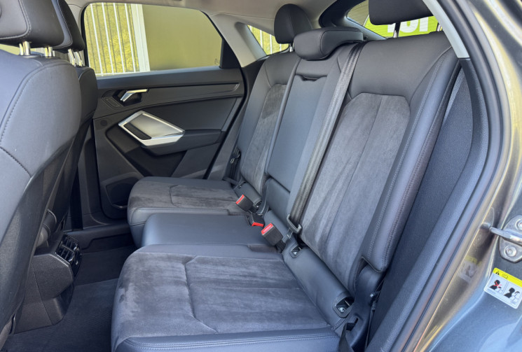 Audi Q3 SPORTBACK S-line 35 TFSi 150 S-Tronic7 Mild Hybrid / Toit ouvrant / Carplay / Sieges chauff