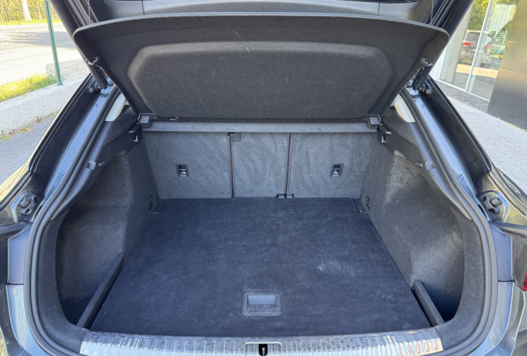 Audi Q3 SPORTBACK S-line 35 TFSi 150 S-Tronic7 Mild Hybrid / Toit ouvrant / Carplay / Sieges chauff