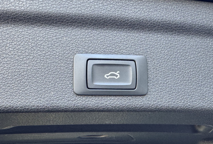 Audi Q3 SPORTBACK S-line 35 TFSi 150 S-Tronic7 Mild Hybrid / Toit ouvrant / Carplay / Sieges chauff