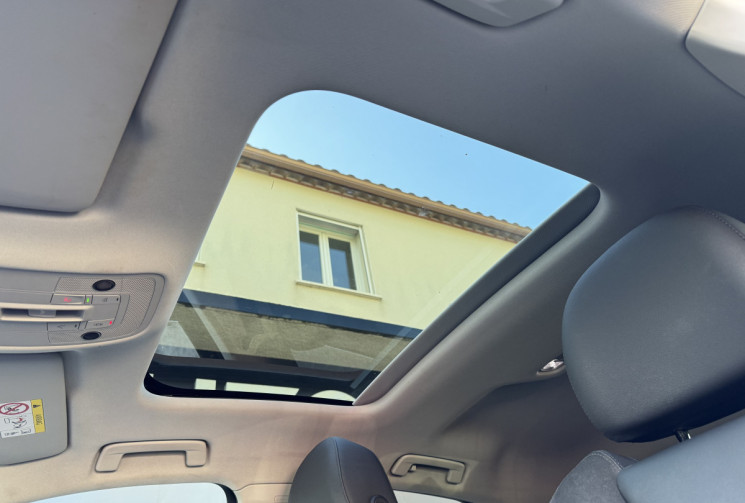 Audi Q3 SPORTBACK S-line 35 TFSi 150 S-Tronic7 Mild Hybrid / Toit ouvrant / Carplay / Sieges chauff