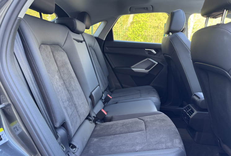 Audi Q3 SPORTBACK S-line 35 TFSi 150 S-Tronic7 Mild Hybrid / Toit ouvrant / Carplay / Sieges chauff