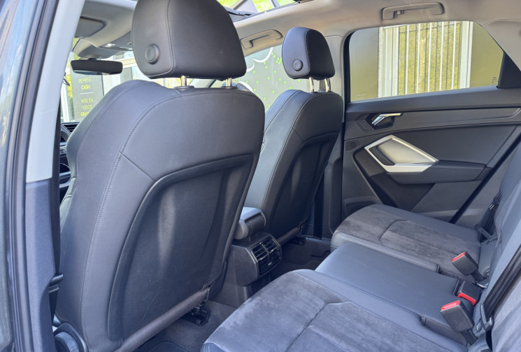 Audi Q3 SPORTBACK S-line 35 TFSi 150 S-Tronic7 Mild Hybrid / Toit ouvrant / Carplay / Sieges chauff