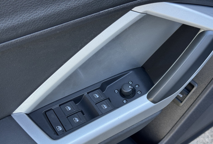 Audi Q3 SPORTBACK S-line 35 TFSi 150 S-Tronic7 Mild Hybrid / Toit ouvrant / Carplay / Sieges chauff