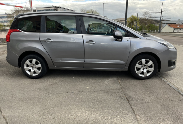 Peugeot 5008 1.6 hdi 120 style