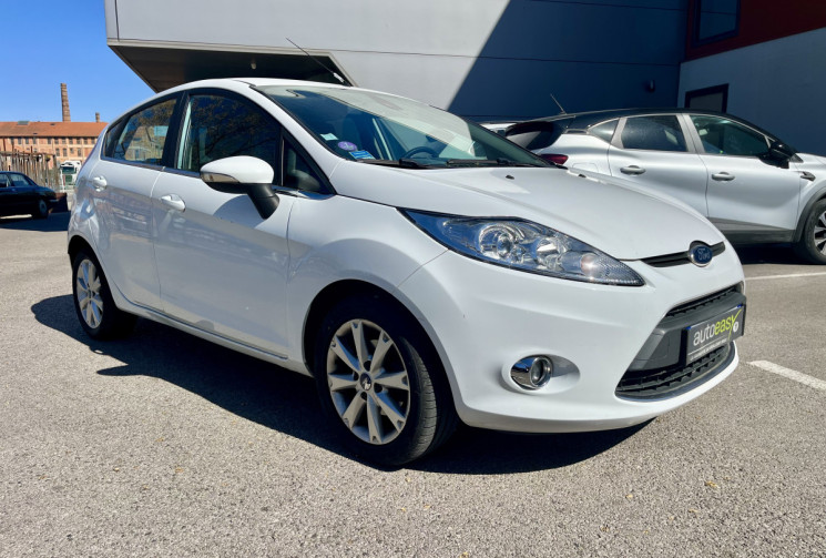 Ford Fiesta V 1.25 82ch Titanium 5p / 1ère Main