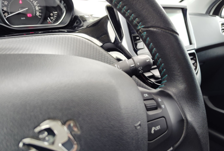 Peugeot 2008 1.2 PureTech 110ch Urban Cross S&S