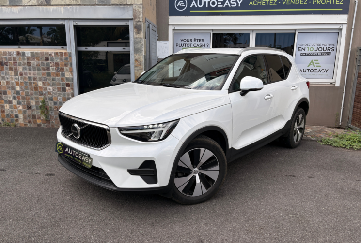 Volvo XC40 B3 2.0 DKG7 163cv