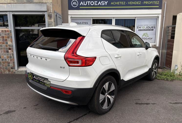 Volvo XC40 B3 2.0 DKG7 163cv