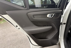 Volvo XC40 B3 2.0 DKG7 163cv