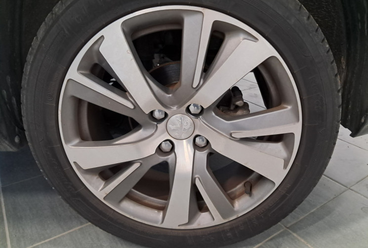 Peugeot 2008 1.2 PureTech 110 Crossway - TOIT PANO - CAMERA - ENTRETIEN SUIVI - DISTRI OK -