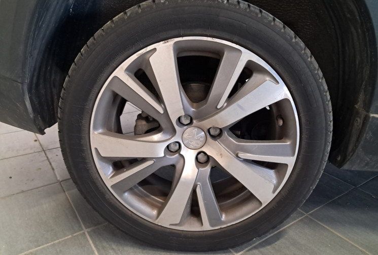 Peugeot 2008 1.2 PureTech 110 Crossway - TOIT PANO - CAMERA - ENTRETIEN SUIVI - DISTRI OK -