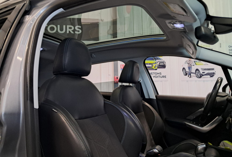 Peugeot 2008 1.2 PureTech 110 Crossway - TOIT PANO - CAMERA - ENTRETIEN SUIVI - DISTRI OK -