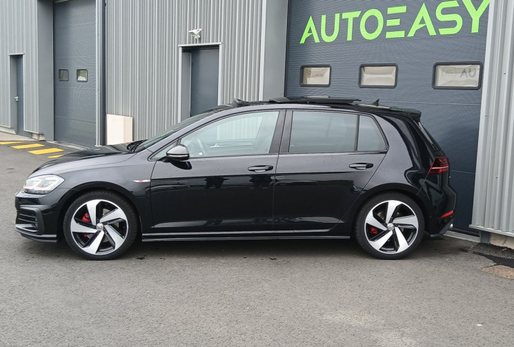 Volkswagen Golf GTI    2.0 TFSi  230 cv