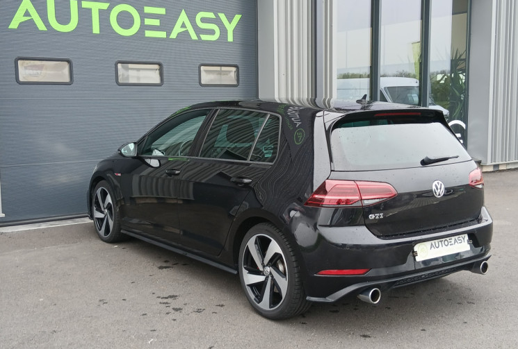 Volkswagen Golf GTI    2.0 TFSi  230 cv