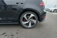 Volkswagen Golf GTI    2.0 TFSi  230 cv