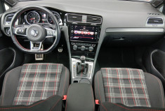 Volkswagen Golf GTI    2.0 TFSi  230 cv