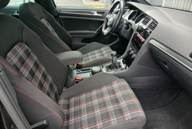 Volkswagen Golf GTI  Phase 2  2.0 TFSi  230 cv