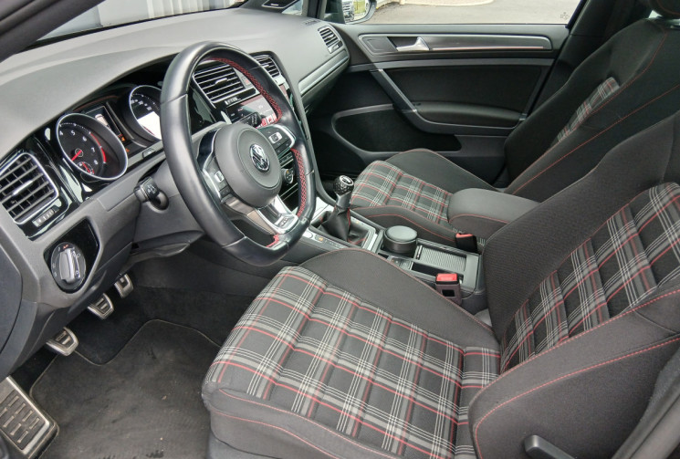 Volkswagen Golf GTI  Phase 2  2.0 TFSi  230 cv