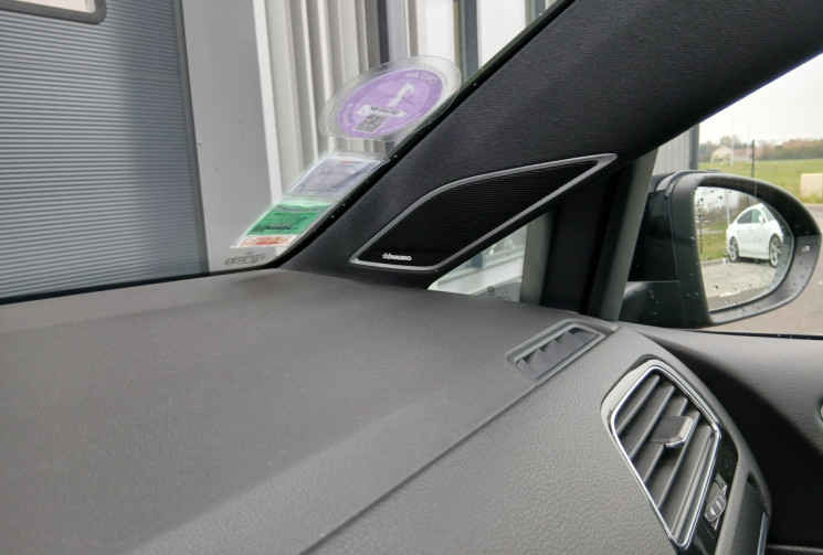 Volkswagen Golf GTI    2.0 TFSi  230 cv