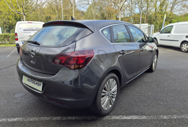 Opel Astra 1.7 CDTI COSMO DISTRI OK