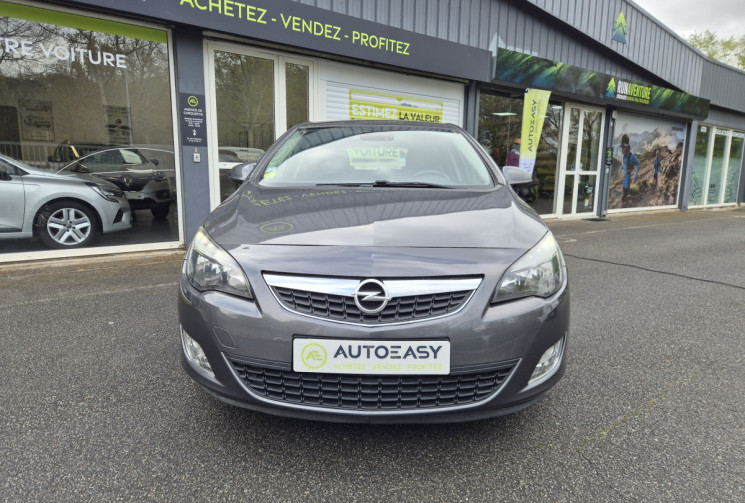 Opel Astra 1.7 CDTI COSMO DISTRI OK