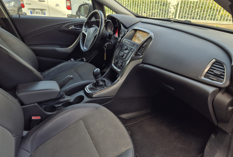 Opel Astra 1.7 CDTI COSMO DISTRI OK