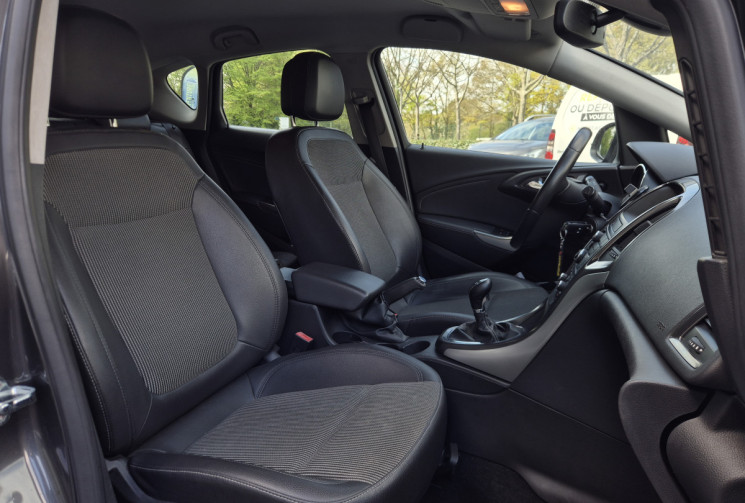 Opel Astra 1.7 CDTI COSMO DISTRI OK