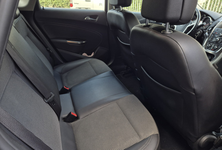 Opel Astra 1.7 CDTI COSMO DISTRI OK