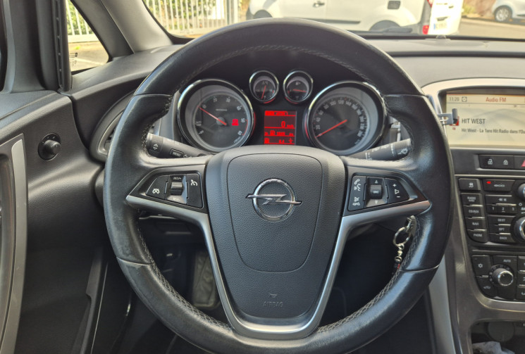 Opel Astra 1.7 CDTI COSMO DISTRI OK