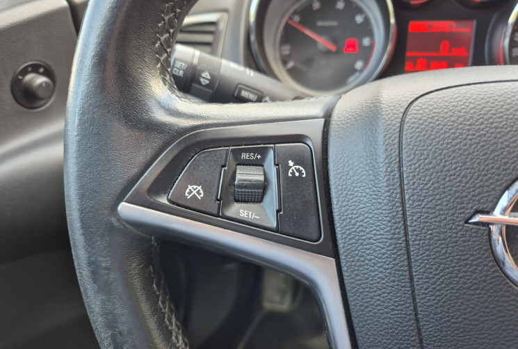 Opel Astra 1.7 CDTI COSMO DISTRI OK