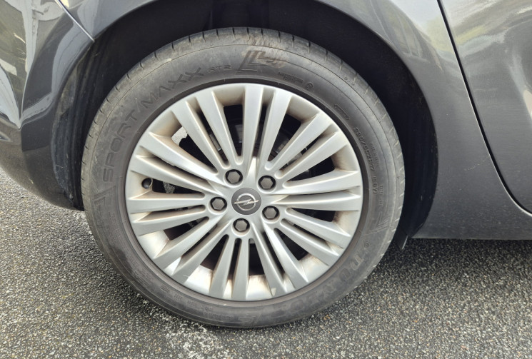 Opel Astra 1.7 CDTI COSMO DISTRI OK