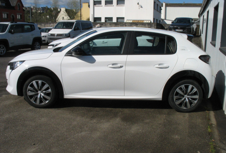 Peugeot 208 LIKE 50KWH 136CV ACHAT INTEGRAL GARANTIE 11/2031  1ERE MAIN