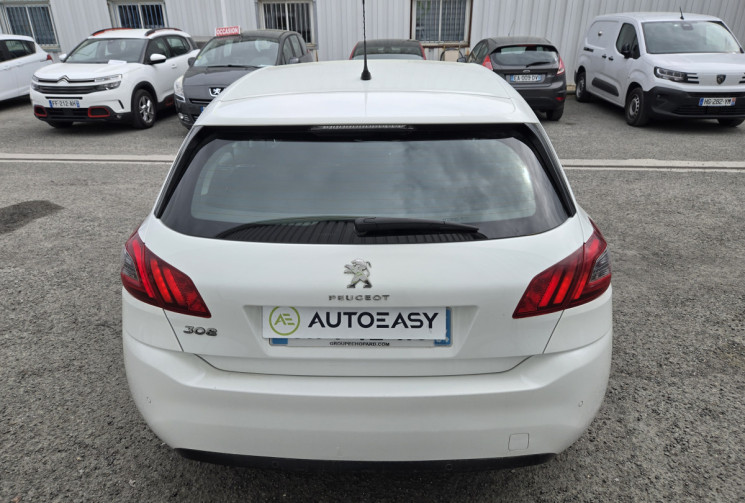 Peugeot 308 308 1.5 Blue HDI 130 Active Pack * CARPLAY * RADAR DE RECUL * FEUX AUTO *