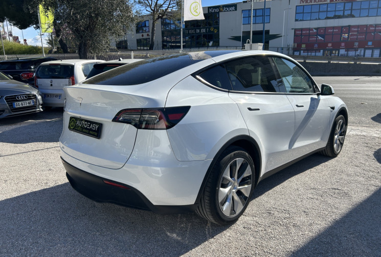 Tesla Model Y (2) 295 Ch AUTONOMIE STANDARD RWD 62.5 KWH * 1ER MAIN * FAIBLE KILOMETRE 