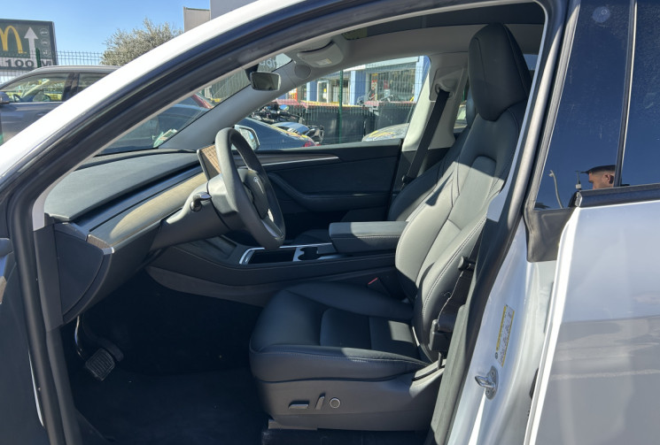 Tesla Model Y (2) 295 Ch AUTONOMIE STANDARD RWD 62.5 KWH * 1ER MAIN * FAIBLE KILOMETRE 