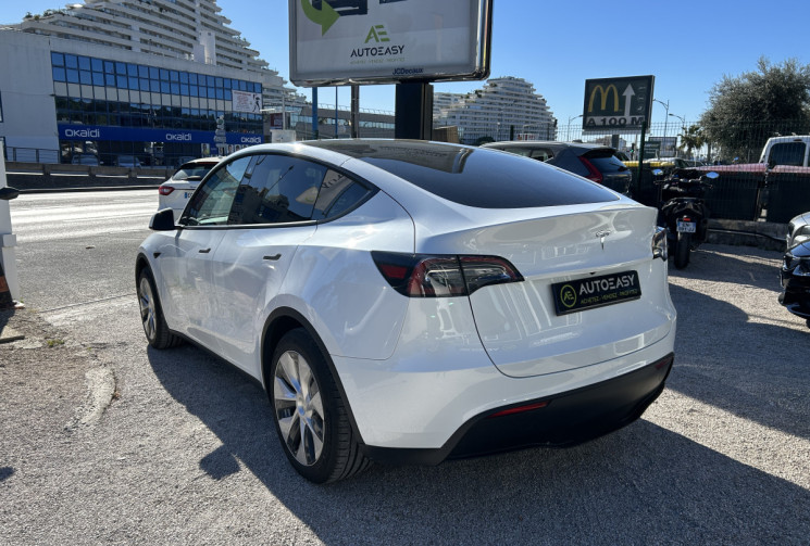 Tesla Model Y (2) 295 Ch AUTONOMIE STANDARD RWD 62.5 KWH * 1ER MAIN * FAIBLE KILOMETRE 