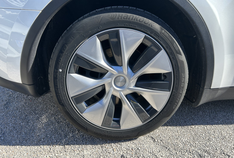 Tesla Model Y (2) 295 Ch AUTONOMIE STANDARD RWD 62.5 KWH * 1ER MAIN * FAIBLE KILOMETRE 