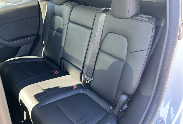 Tesla Model Y (2) 295 Ch AUTONOMIE STANDARD RWD 62.5 KWH * 1ER MAIN * FAIBLE KILOMETRE 