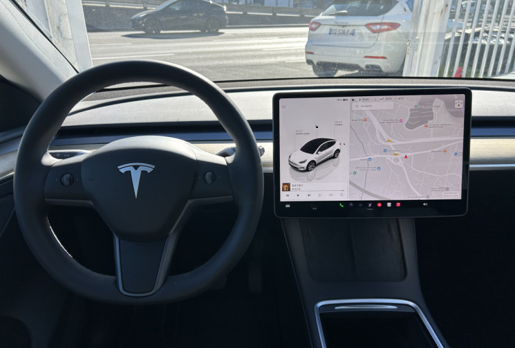 Tesla Model Y (2) 295 Ch AUTONOMIE STANDARD RWD 62.5 KWH * 1ER MAIN * FAIBLE KILOMETRE 
