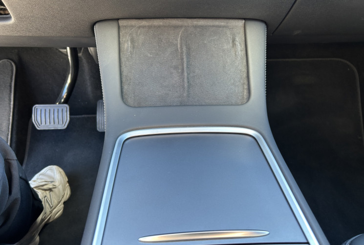 Tesla Model Y (2) 295 Ch AUTONOMIE STANDARD RWD 62.5 KWH * 1ER MAIN * FAIBLE KILOMETRE 